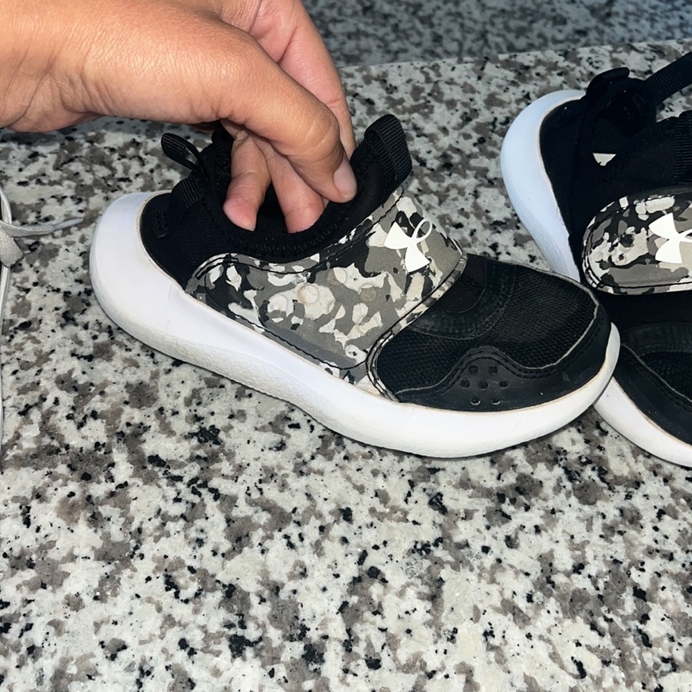 11C Boys shoes